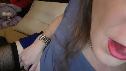 Jessie Love online show from December 14, 10:02 am