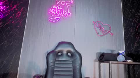 gewn2004 online show from February 7, 7:20 pm