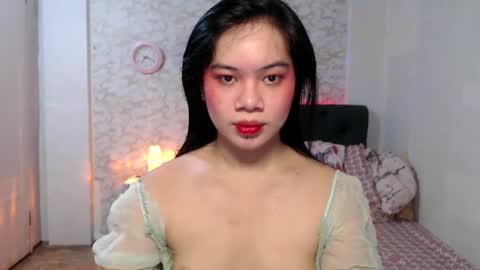 geneviev online show from December 6, 11:17 am