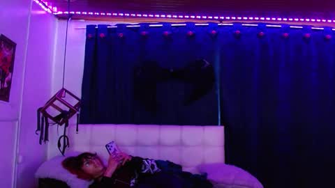 goth_minerva online show from November 18, 1:22 pm