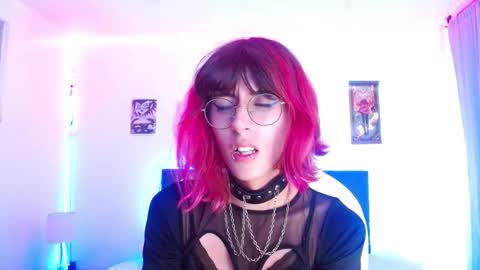 goth_minerva online show from December 3, 3:27 pm