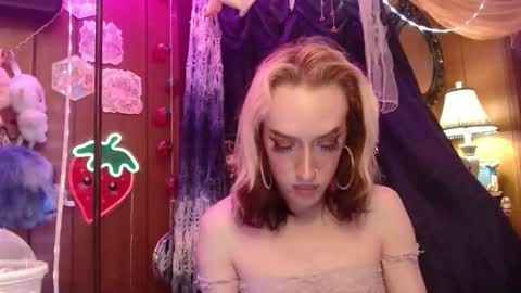 halovalentine online show from January 19, 1:03 am