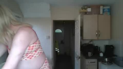 hannahcd57 online show from May 13, 5:33 pm