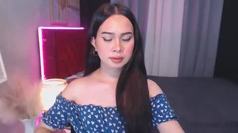 Snapshot of hoelymolly chatting on October 25, 10:43 am hoelymolly online show from October 25, 10:43 am