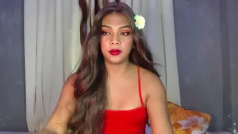 holliescarlet online show from December 9, 12:45 am