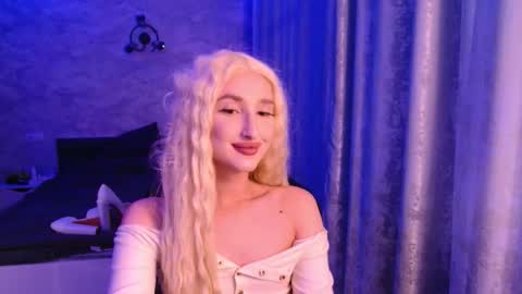 honey_sunset online show from November 18, 9:26 pm