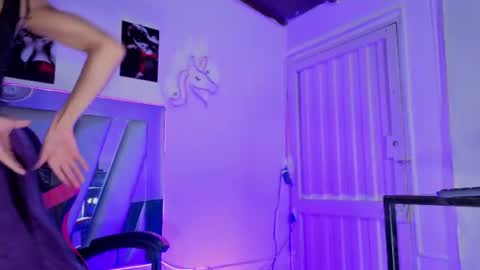 destinyk online show from June 26, 10:58 pm