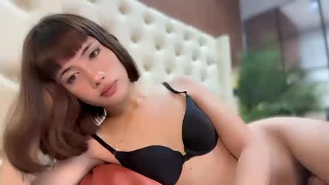 hottie_carlinexx online show from December 18, 7:25 am