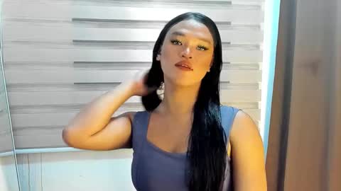 Maxine online show from December 15, 11:38 am