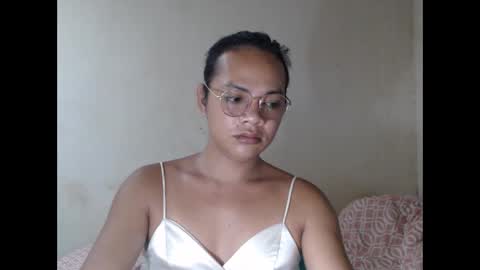 hugecockasian33 online show from May 20, 11:49 am