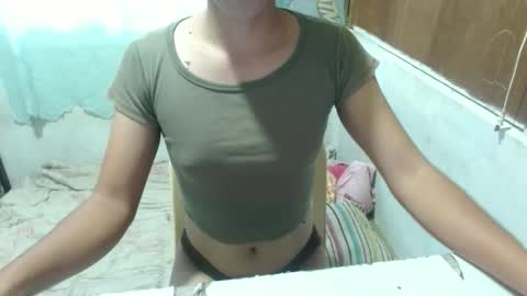 itsmelily05 online show from February 19, 1:13 am