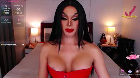 Snapshot of jenifers_body chatting on September 21, 4:07 am Queen Jenifer online show from September 21, 4:07 am