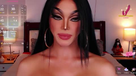 Snapshot of jenifers_body chatting on September 23, 4:40 am Queen Jenifer online show from September 23, 4:40 am