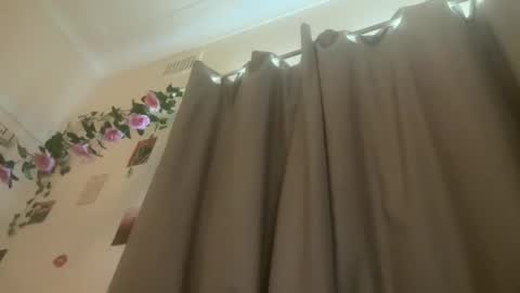jennifer_robbie online show from June 3, 4:25 am