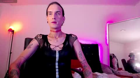 Joa Isaza     online show from October 13, 2:36 am