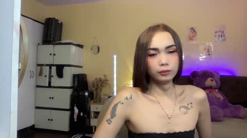 EloiseMoree online show from December 10, 6:18 am