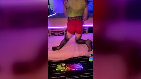 katiebabykitty online show from June 18, 3:51 am