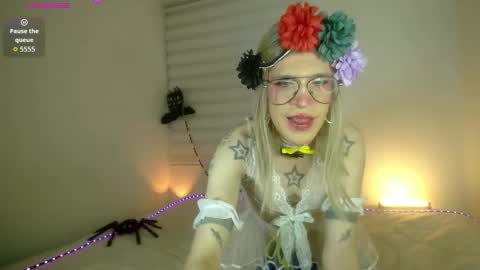 katy online show from October 24, 9:58 am