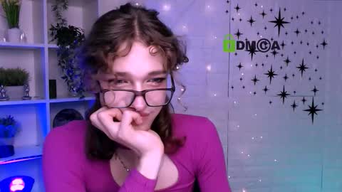 Snapshot of kevi_sunn chatting on October 14, 7:47 pm kevi here online show from October 14, 7:47 pm