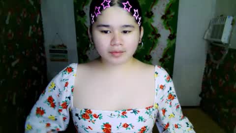 Your SweetGirl Ts online show from December 16, 12:54 pm