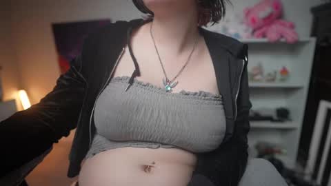 Snapshot of krystalsyxx chatting on February 22, 2:50 am Krystal Syx online show from February 22, 2:50 am