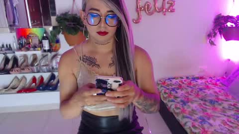 Snapshot of laveneno_ortiz07 chatting on January 8, 9:44 pm Cristina online show from January 8, 9:44 pm