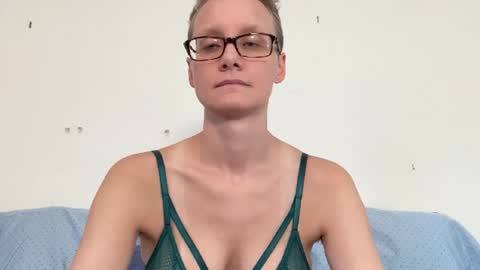 Lee online show from January 8, 6:20 pm