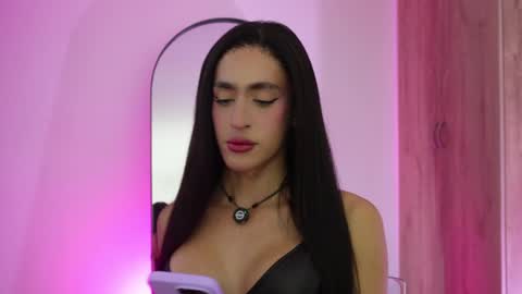 missfernanda  X online show from June 18, 3:40 am