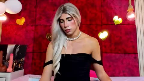 liiacollins online show from December 19, 12:27 am