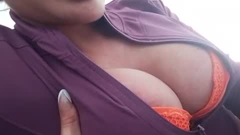 LIV LOMAX online show from June 18, 9:58 am