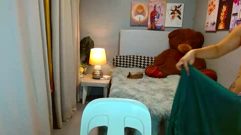 Snapshot of louie_sexy chatting on December 19, 6:56 am Cathy online show from December 19, 6:56 am