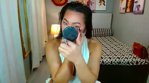 Snapshot of louie_sexy chatting on February 5, 6:24 am Cathy online show from February 5, 6:24 am