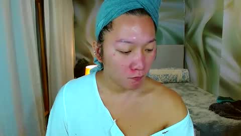 Snapshot of louie_sexy chatting on February 18, 7:32 am Cathy online show from February 18, 7:32 am