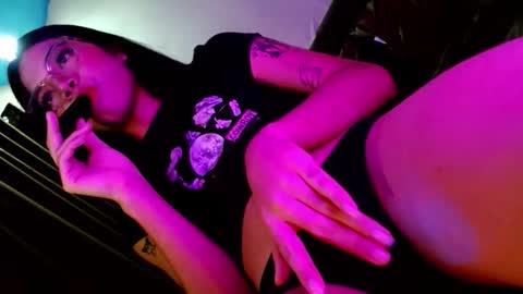 Seren online show from October 31, 1:21 pm