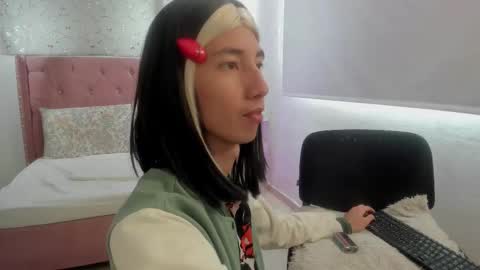 loverisu online show from February 26, 8:36 pm