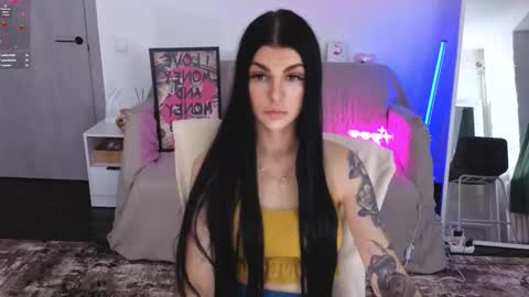 Monika online show from November 18, 1:33 pm