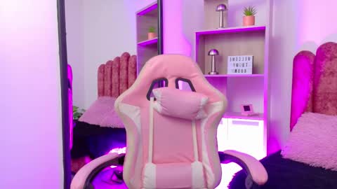 Cookie  online show from December 15, 12:43 pm