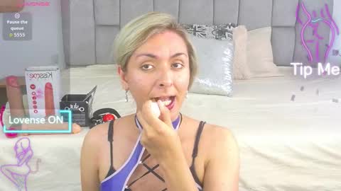 lunitadiva online show from October 26, 6:59 pm