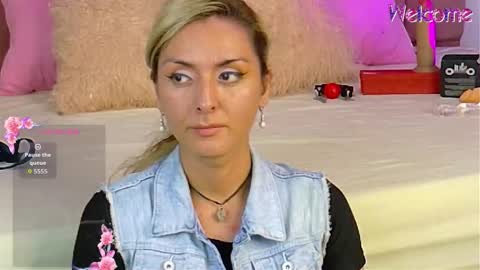 lunitadiva online show from November 23, 3:47 pm