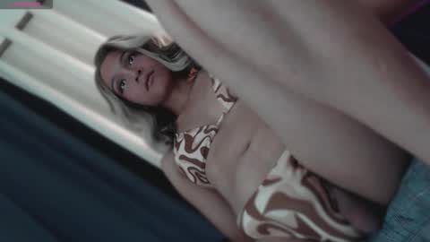 Maxie online show from January 13, 1:30 pm