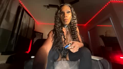 luvvlee online show from November 15, 9:24 pm