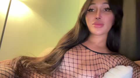 Snapshot of mariafatale_00 chatting on January 11, 5:20 am Maria online show from January 11, 5:20 am