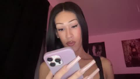 MOLLY MILLS online show from November 9, 6:47 am