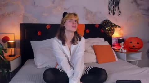 mattmarnee online show from November 7, 12:27 pm