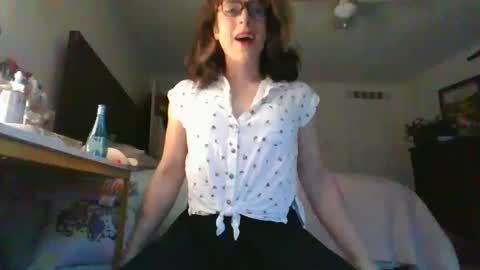 Snapshot of mayra_mayhem chatting on December 16, 3:00 pm diana doll online show from December 16, 3:00 pm