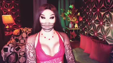 THE QUEEN ALPHA   Queen Medusa Prey online show from March 4, 2:53 pm