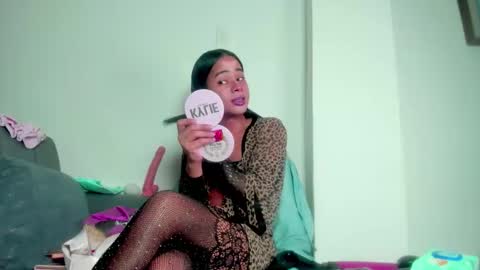 Snapshot of meghansusex chatting on October 6, 2:11 am Meghan Alexandra Susex Fenty online show from October 6, 2:11 am