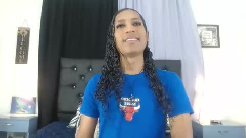 MiaCoock online show from December 5, 2:45 pm