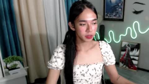 Mia online show from February 2, 11:30 am