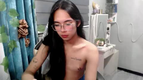 Mia online show from February 15, 7:23 pm